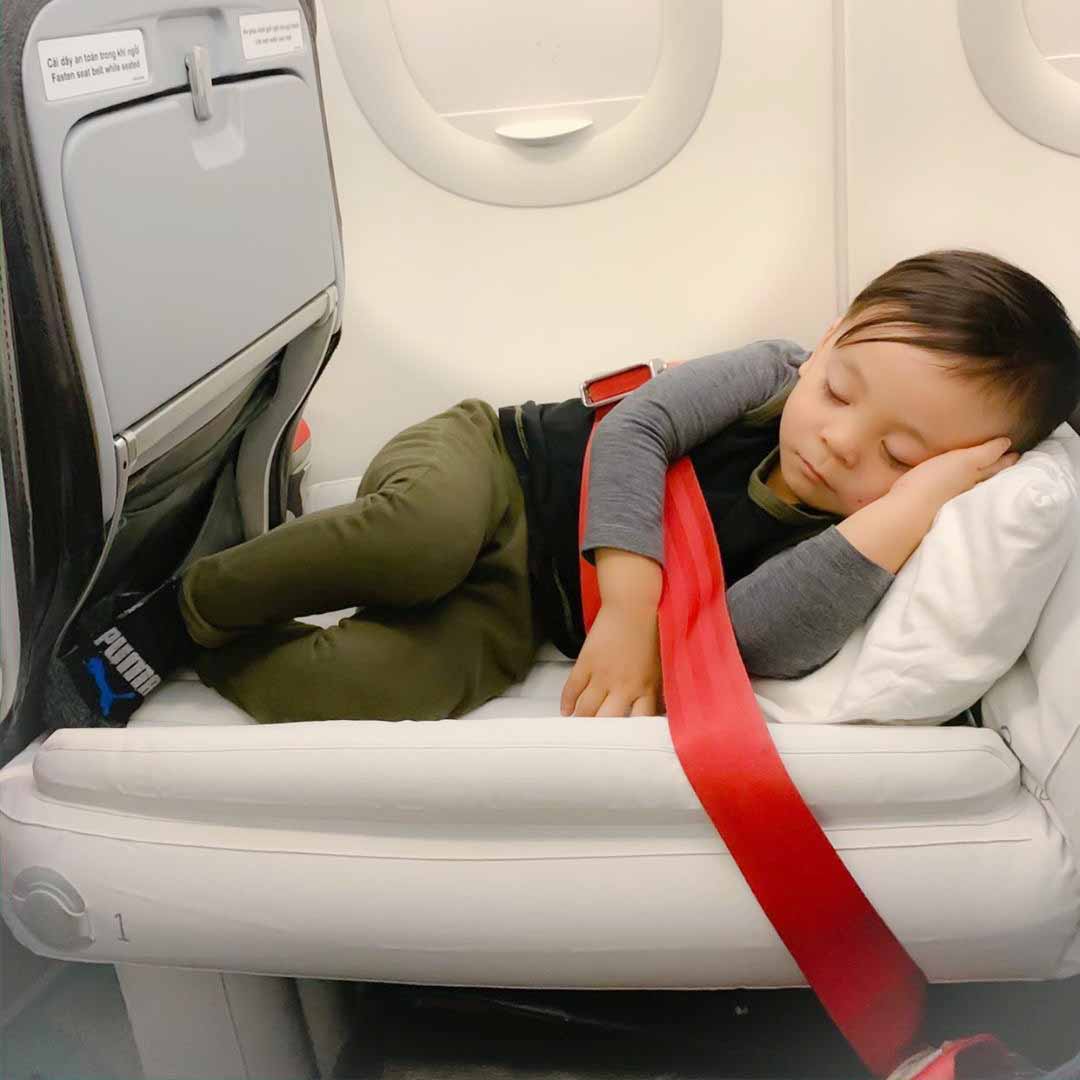 Airplane Bed for Toddler,Airplane Seat Extender for Kids,Airplane Footrest  for Kids Seat Extender,Portable Toddler Travel Bed,Airplane Leg Rest for  Kids to Lie Down, Baby Travel Essentials 